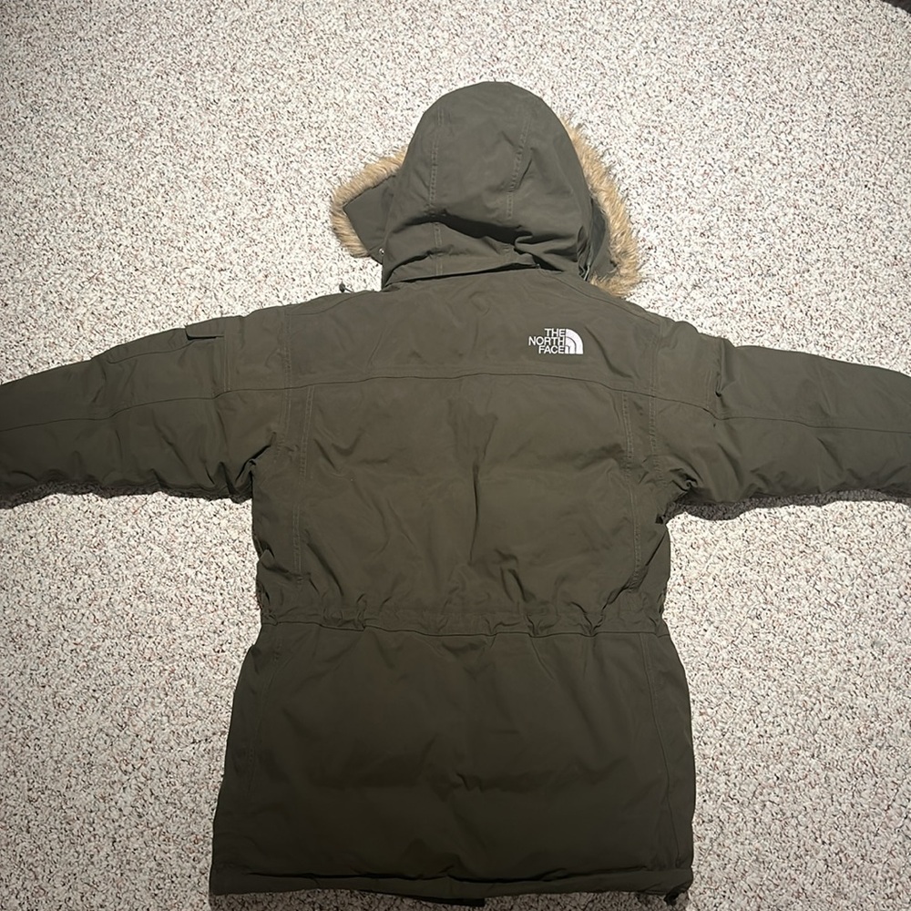 Men’s North Face Winter Coat. Mid-thigh/knee length. Only worn twice! - Picture 4 of 6